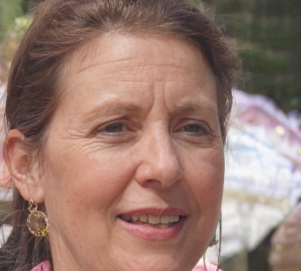 Esperanza Villareal, Especialista en Planificación Financiera